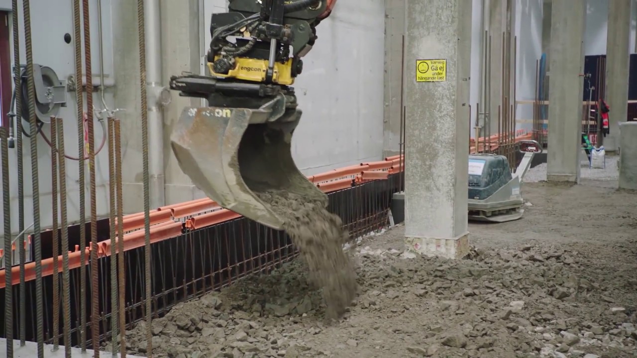 Hitachi Zaxis 130 with engcon tiltrotator EC214