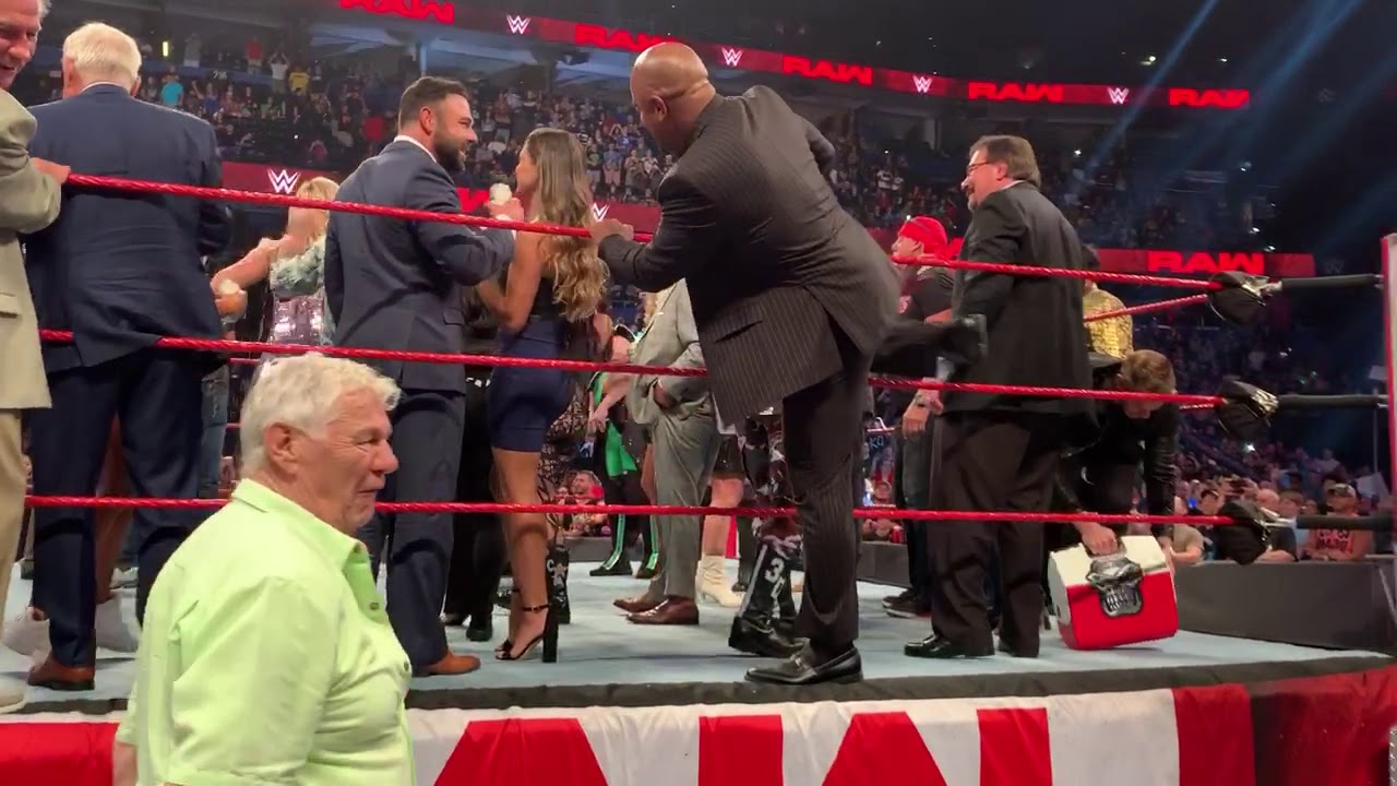 WWE Raw Reunion Front Row Legends Celebrate In Ring - July 22, 2019