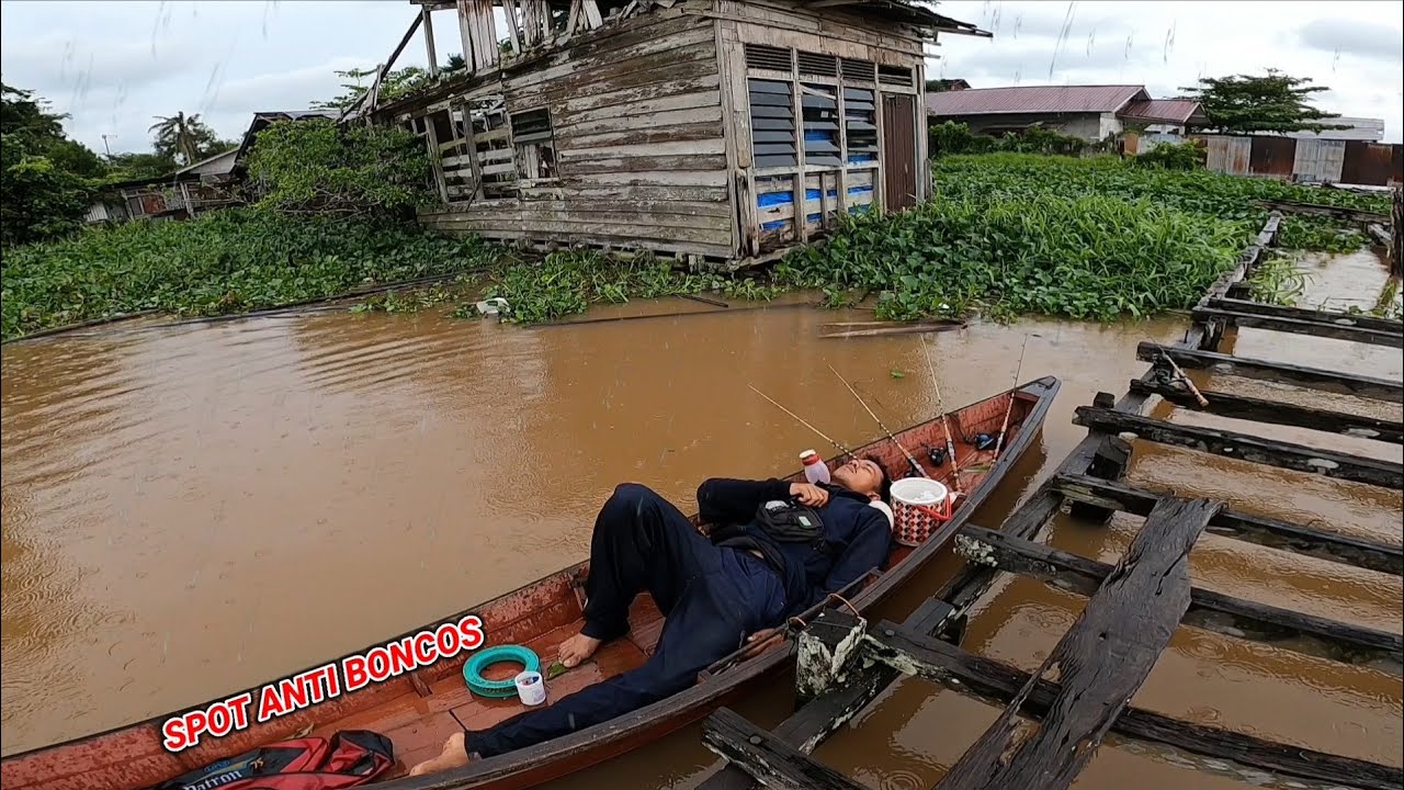 HARI APES TERJEBAK HUJAN BADAI SAAT MANCING UDANG DI SPOT ANTI BONCOS