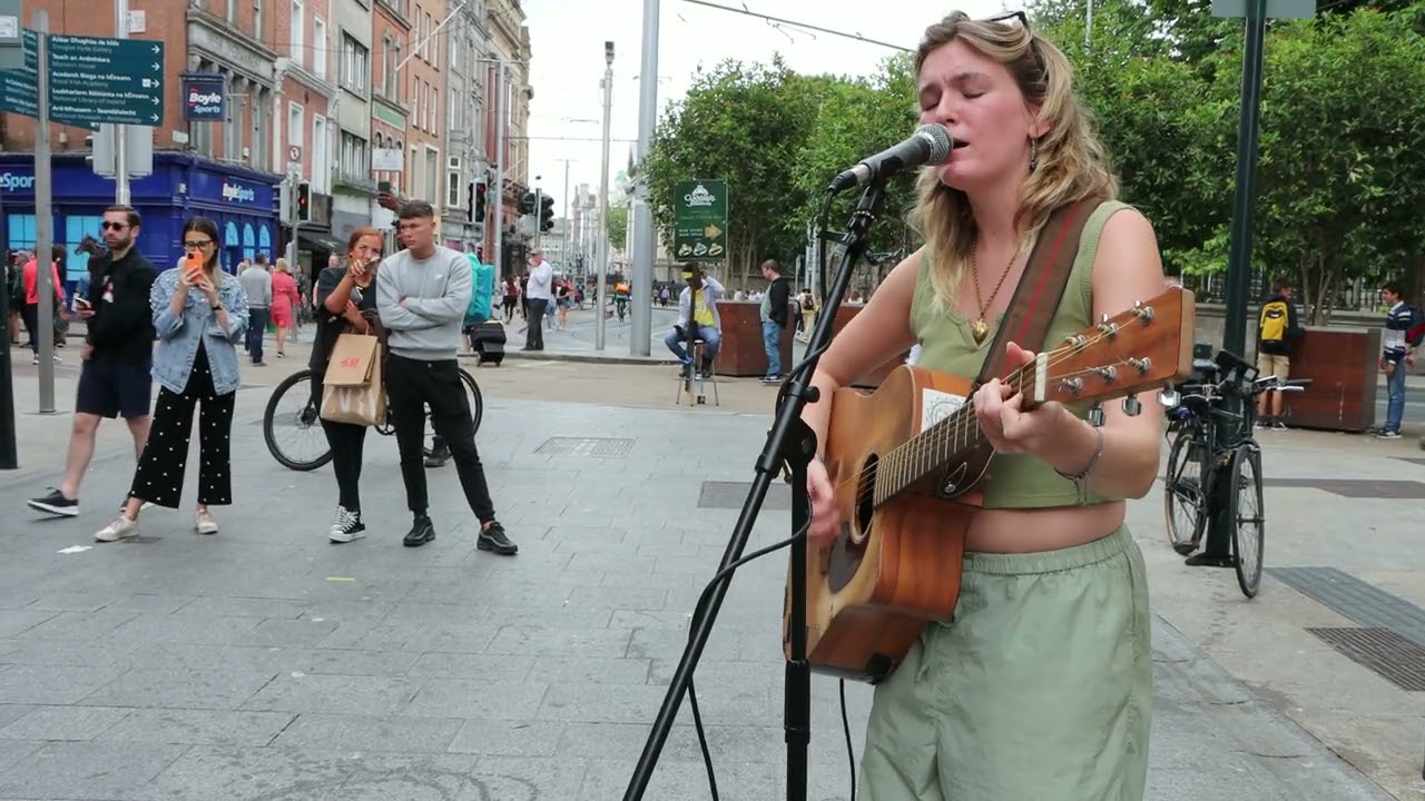 Creep by Radio Head Amazing Cover by Larabelle from Grafton Street Dublin