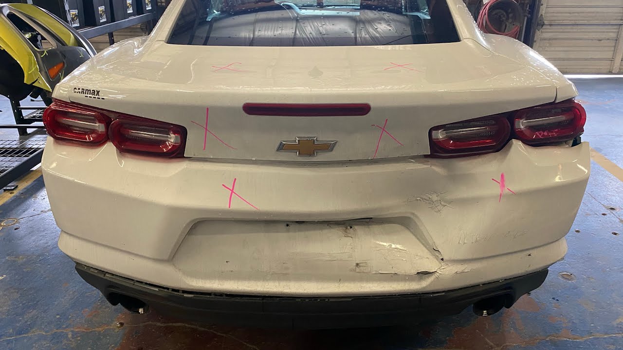 Снятие заднего бампера Chevy Camaro 2019 года