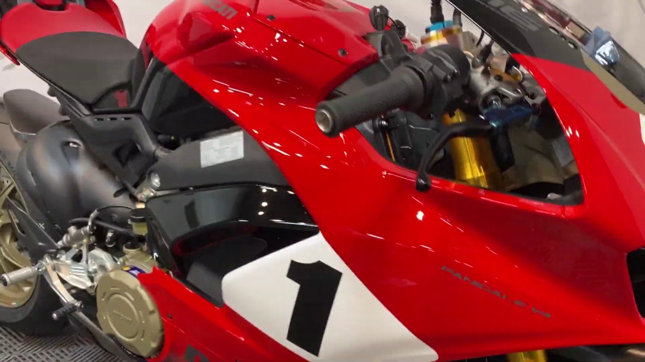 Ducati 2020 New Panigale V4 25th Anniversary 916 walk around