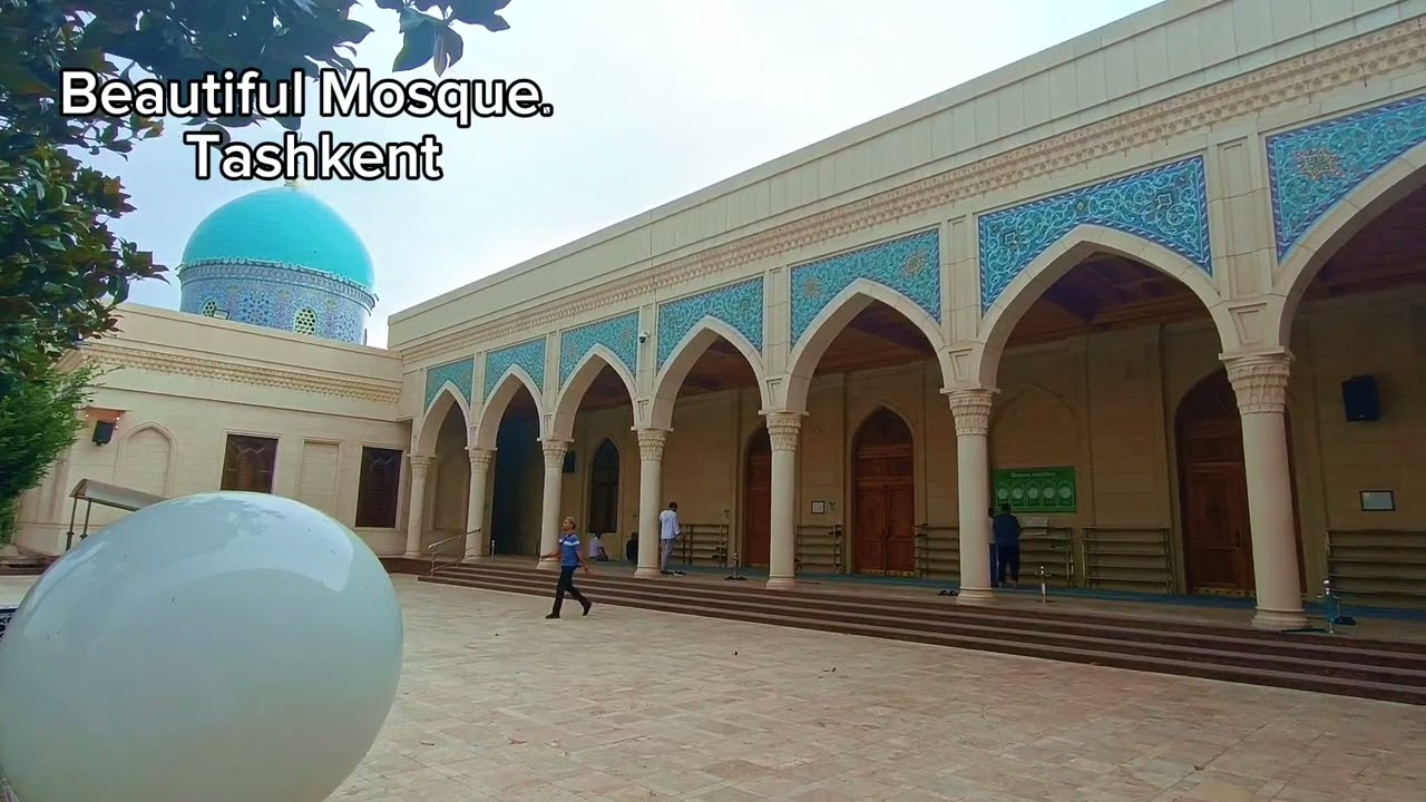Tashkent. Beautiful mosque named after Sheikh Muhammadsadiq Muhammadyusuf / Ташкент. Красивая мечеть
