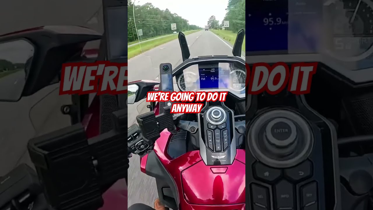 Fan Harleya na Goldwingu w trybie sportowym #hondamotorcycles #harleydavidson #motocykle