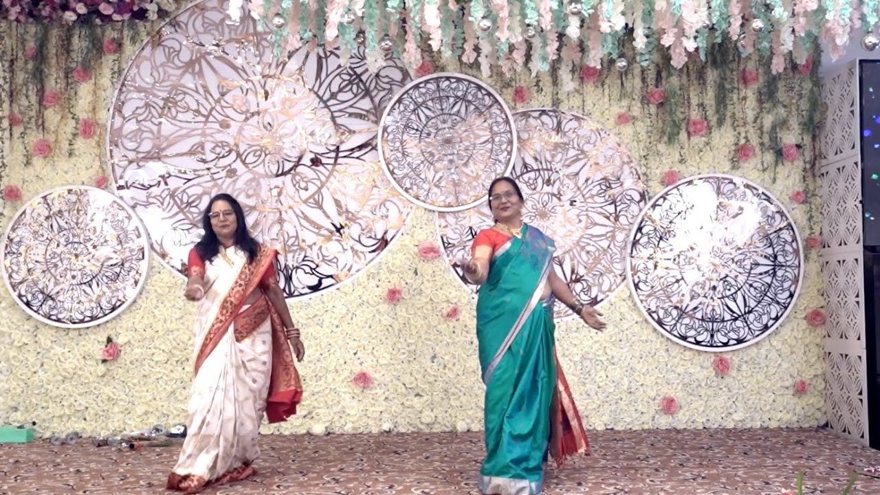Mummy Mausi dance on bhai engagement