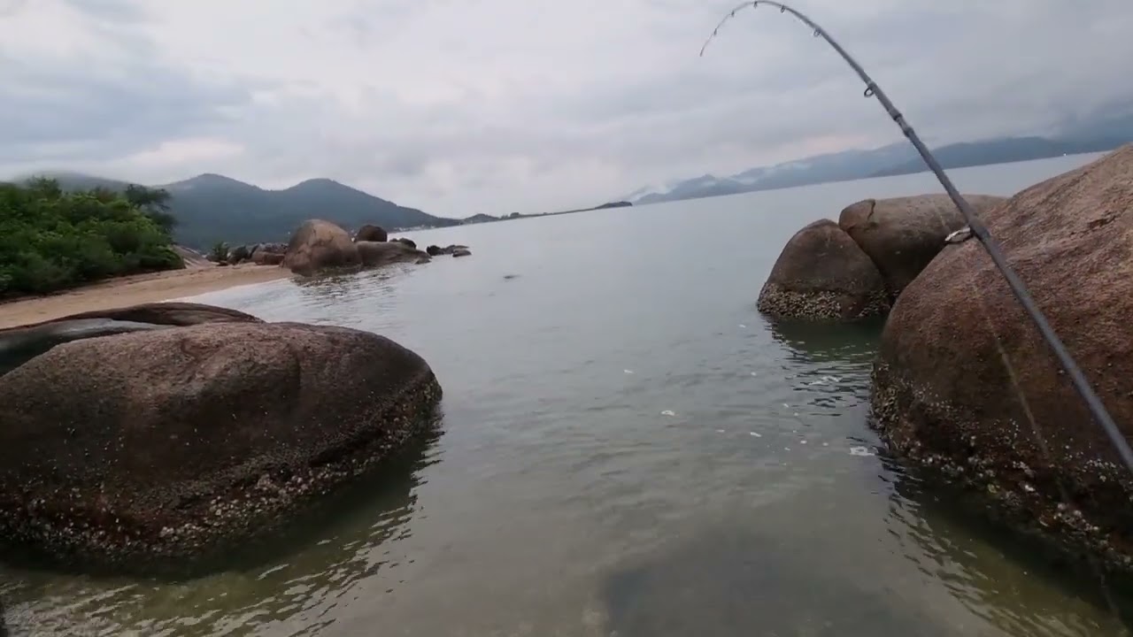 Esta isca artificial não pode faltar na pescaria de Robalo nas Pedras da praia - Pesca ultralight