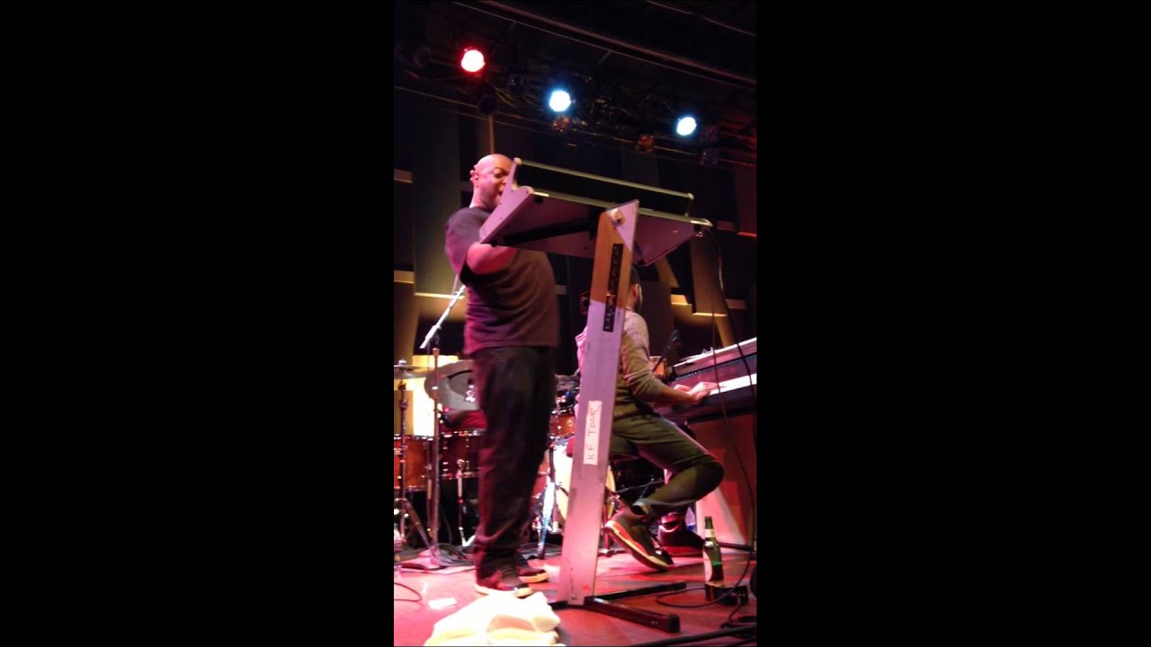 Snarky Puppy - Shaun Martin killin' it!