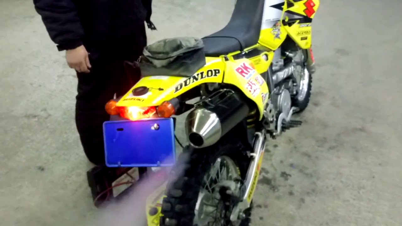 Suzuki DR-Z400S, 2004 год