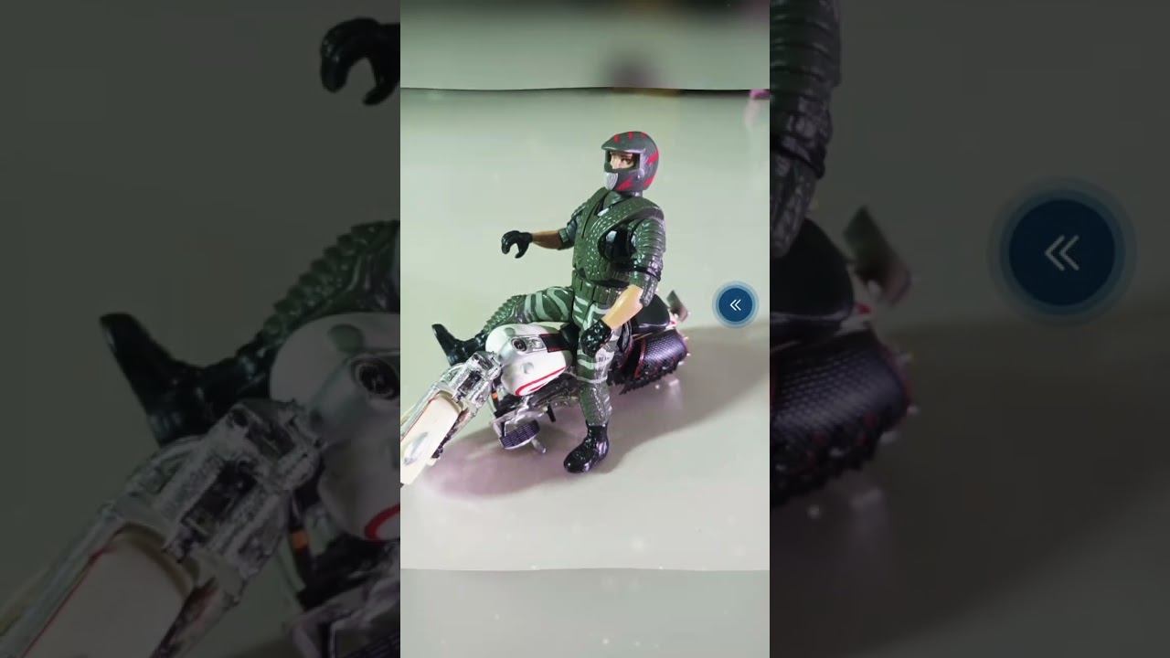 Marvel’s Daredevil Biker – Posable Green Armor Rider with Custom Motorcycle🏍️