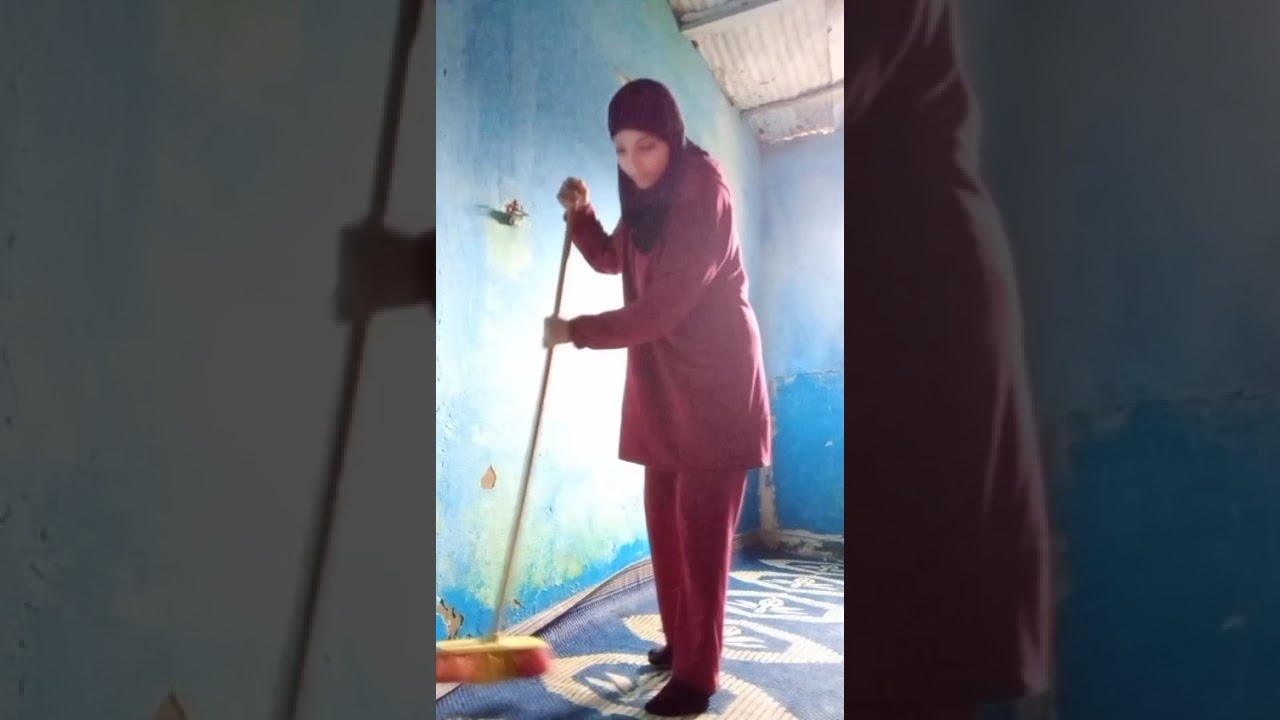 روتيني صباحي مع زقزقة الدجاج 😂😂