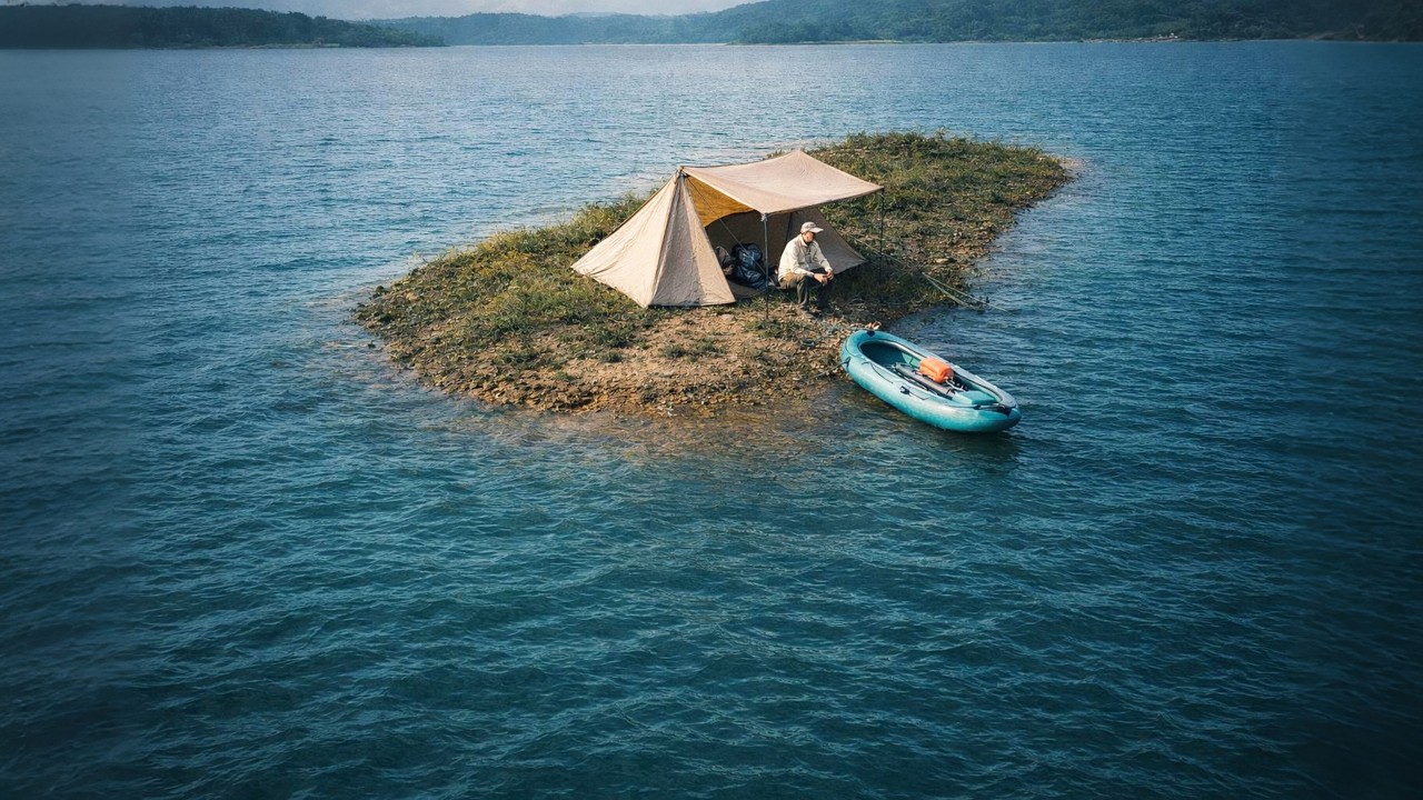 I Camped Alone on a Small Island in a Huge Lake