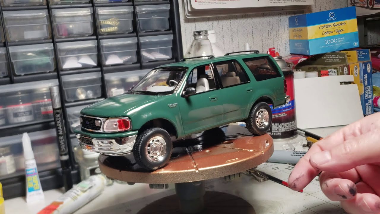 1997 Ford Expedition 1/24 Scale SNAP-TITE by Revell