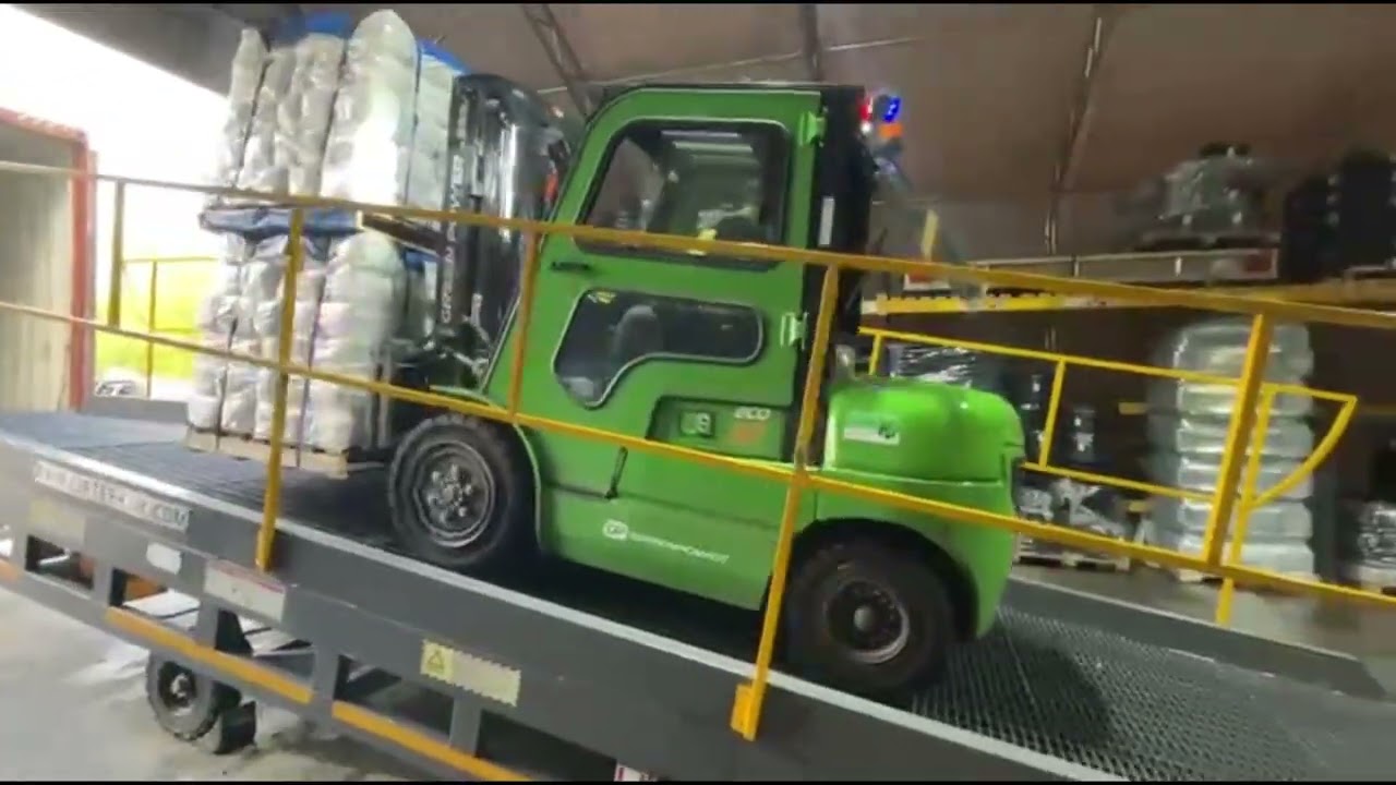 Forklift Warehouse Ops in Action #Warehouse #Logistics #Forklift #Unloading #delivery