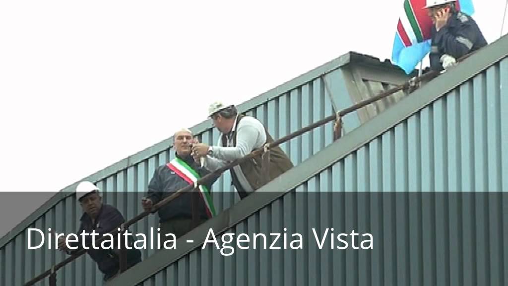 ANSELMI SINDACO PIOMBINO PROTESTA SUL TETTO ACCIAIERIE EX LUCCHINI IMMAGINI