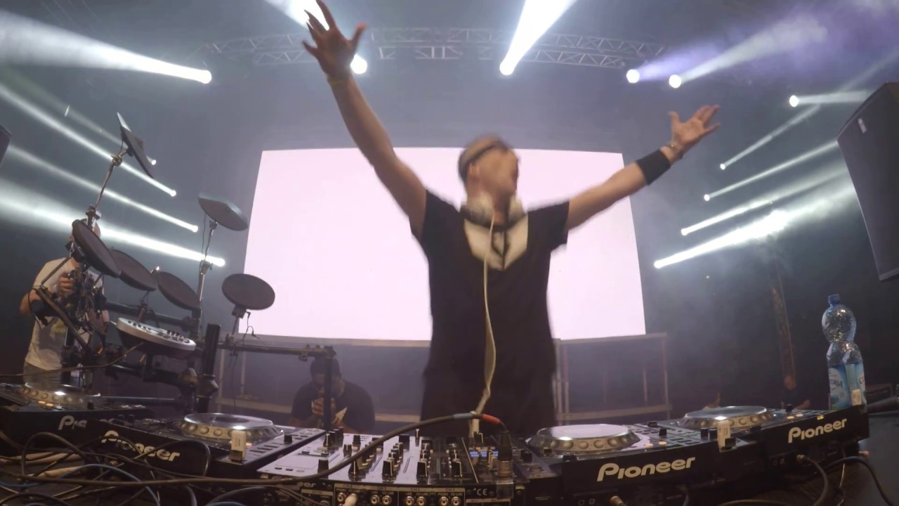 VINCENT VIK - Live