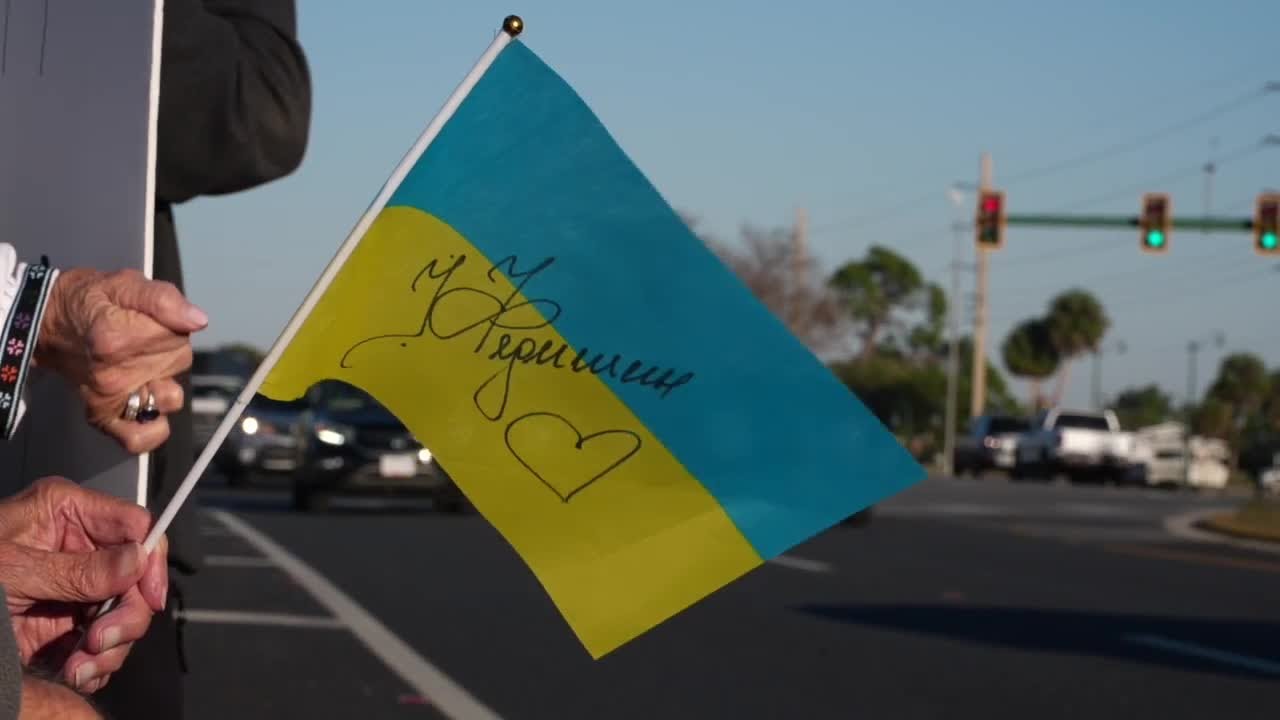'My heart bleeds:' Ukrainians in Southwest Florida mark fourth anniversary of Russian invasion