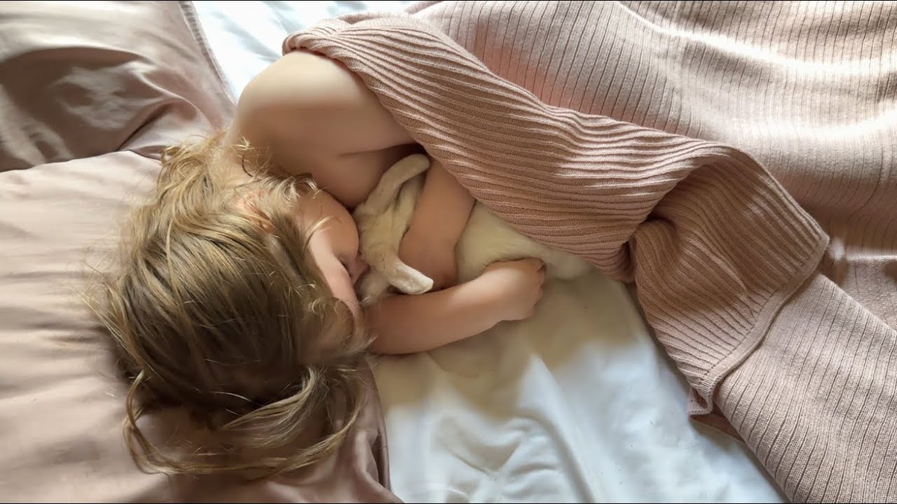 Pure Comfort 👩🏻‍🍼 Ribbed Organic Cotton Knitted Swaddle Blanket for Newborns