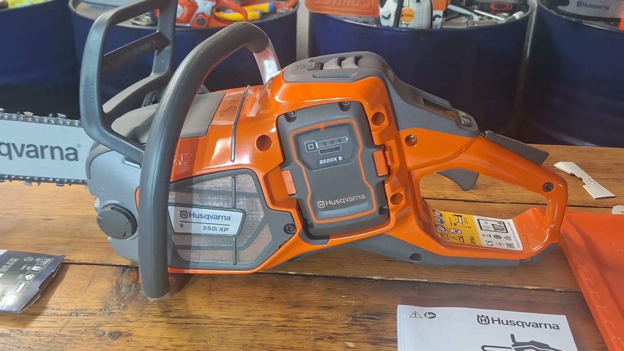 NEW MODEL 2026 UNBOXING CORDLESS CHAINSAW HUSQVARNA 550iXP 🇸🇪💯🌲 PROFESIONAL #CHAINSAW 