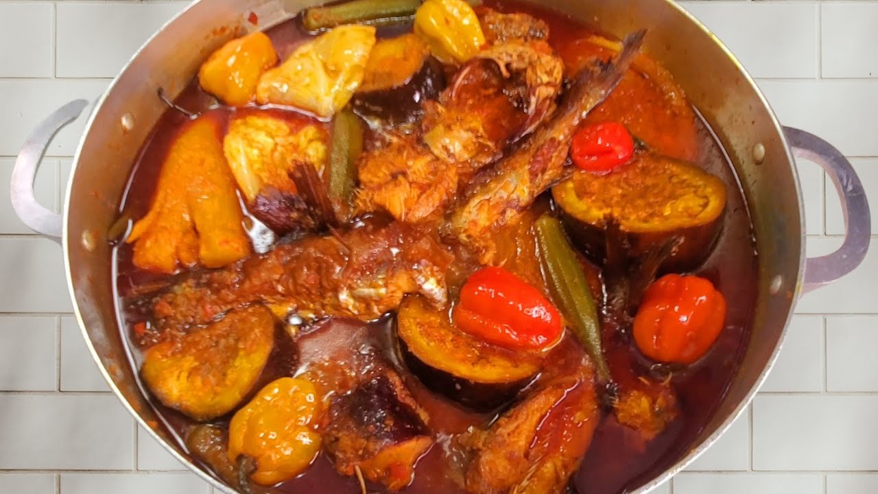 Smoked Catfish Stew | Chew DewTirr Kong | Gambian Style 🇬🇲 | Dada's FoodCrave Kitchen