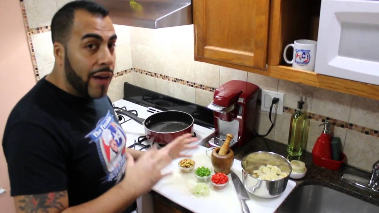 How to Make Puerto RIcan Guineos Con Mollejitas by The Freakin Rican
