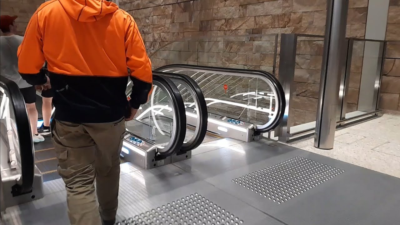 Barangaroo Metrospotting on opening day (2024)