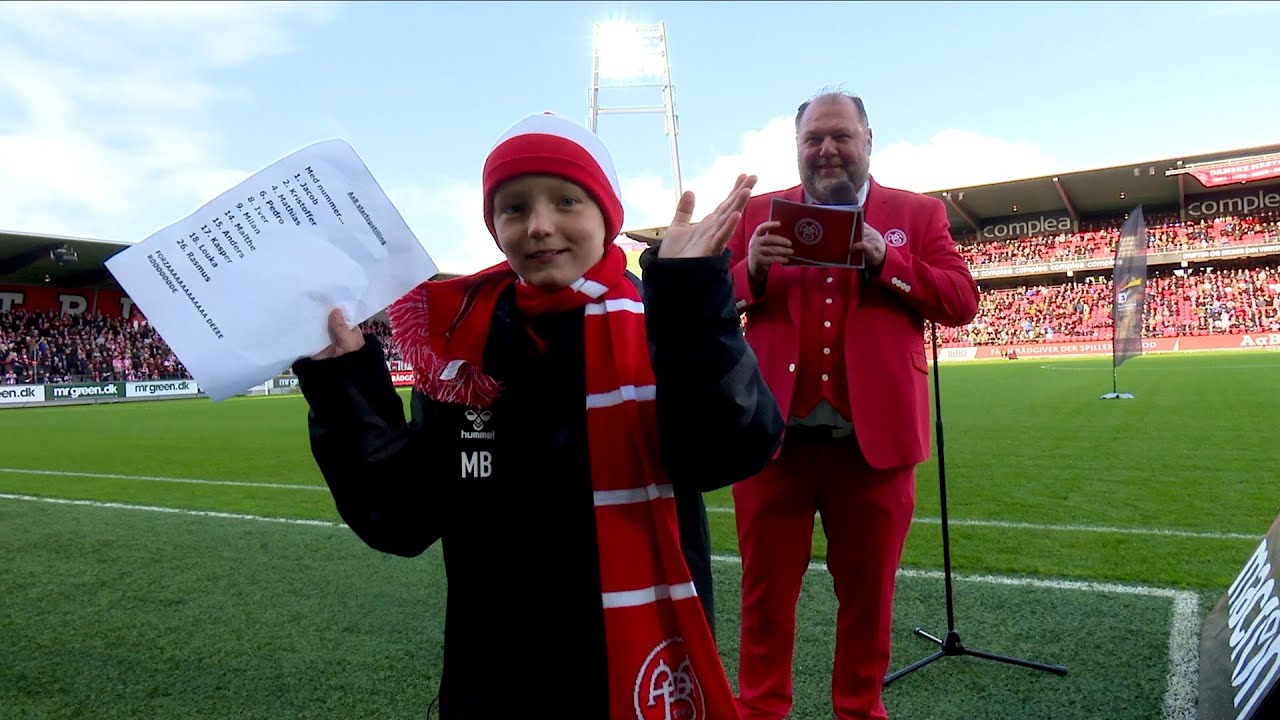 10-årige Malthe var AaB's stadionspeaker for en dag