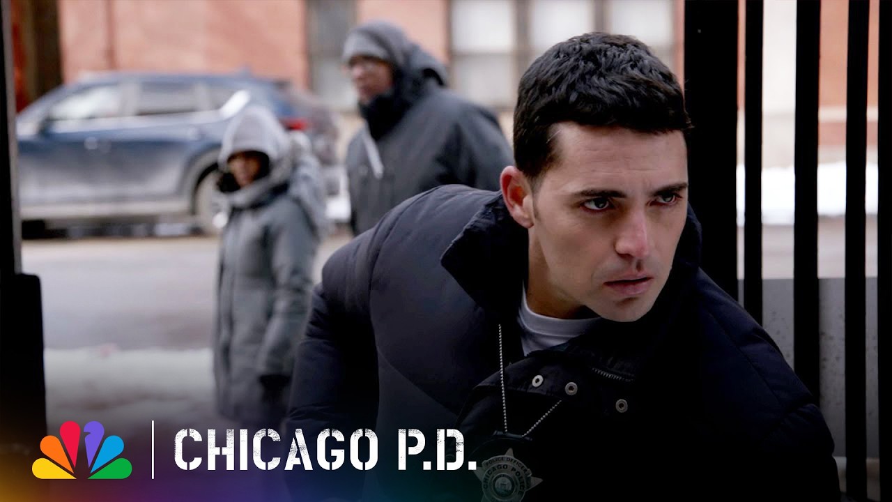 Officer Chases Fleeing Shooter to Rooftop | Chicago P.D. | NBC