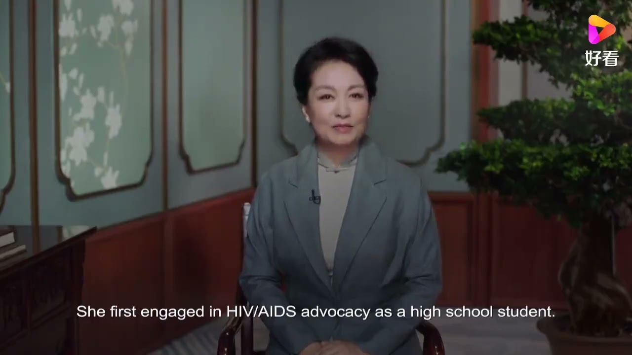 Peng Liyuan delivers a speech at WHO
