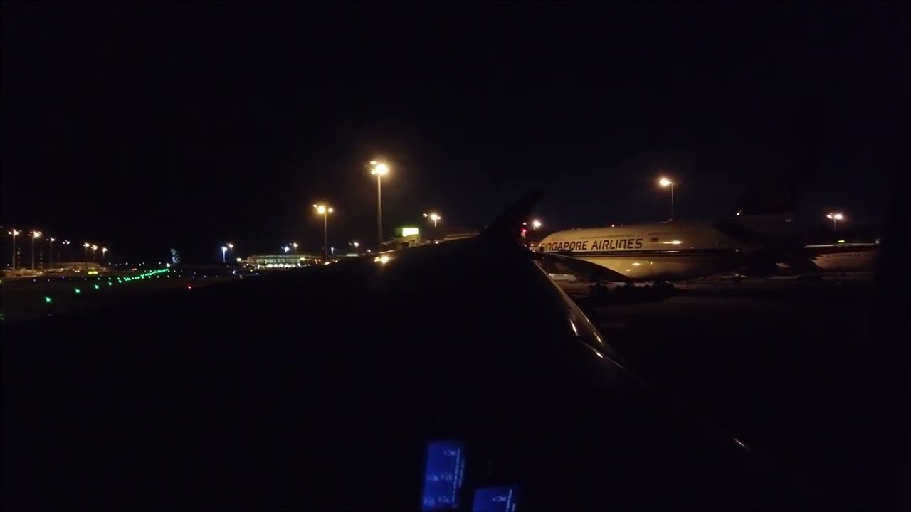 Singapore Changi | night take off | A350-900 | Singapore Airlines