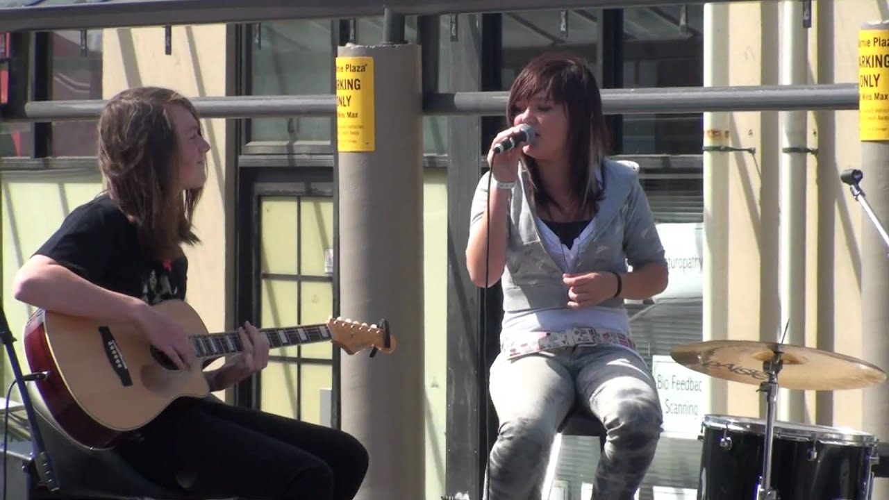 Garage Six IX Acoustic  performing 