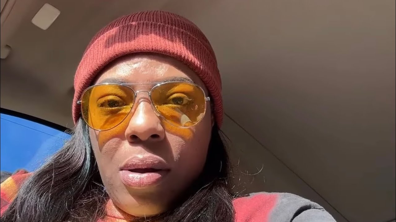Ciciella is live! Running errands #ootd