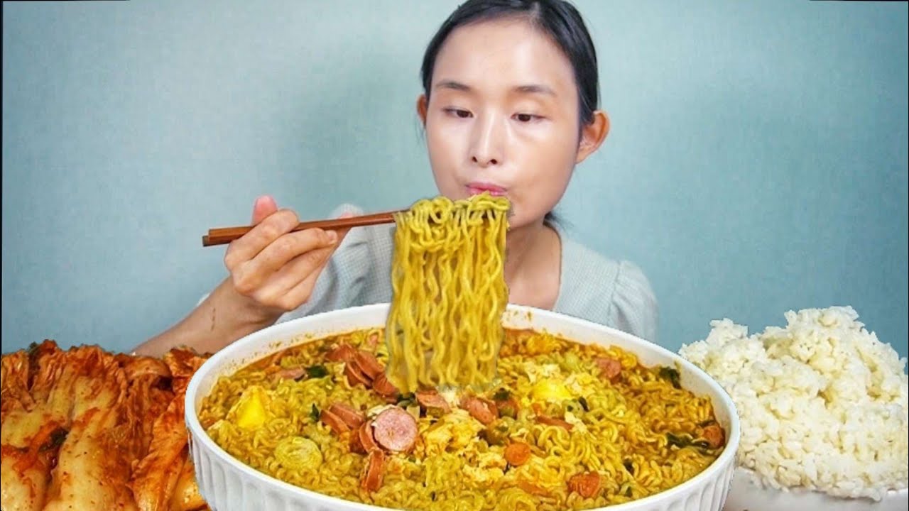 삼양라면 5봉지에 계란5개넣고 비엔나 듬뿍 넣어서 먹방