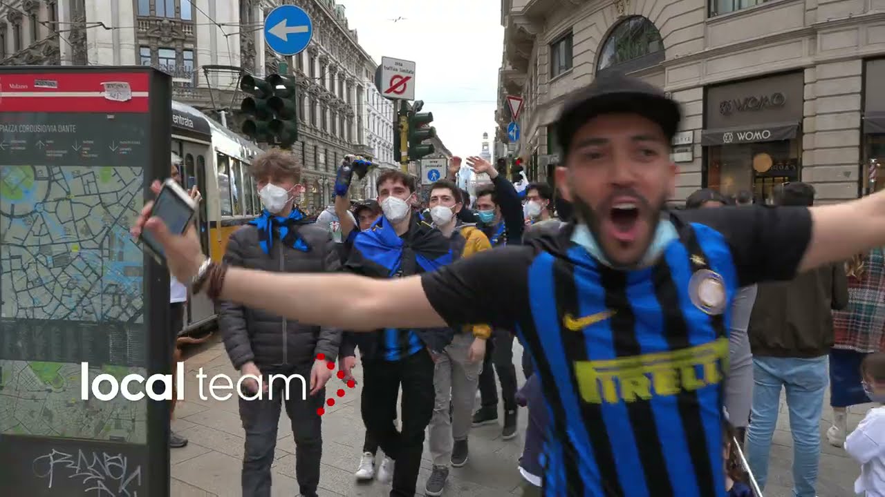 Vittoria scudetto Inter 2 maggio 2021: le immagini da piazza Duomo e dal centro