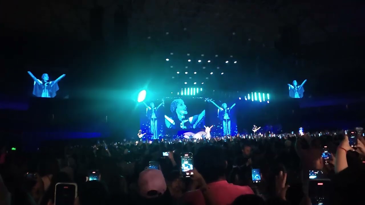 TINI - Un Beso En Madrid - Tini Tour Chile 2022