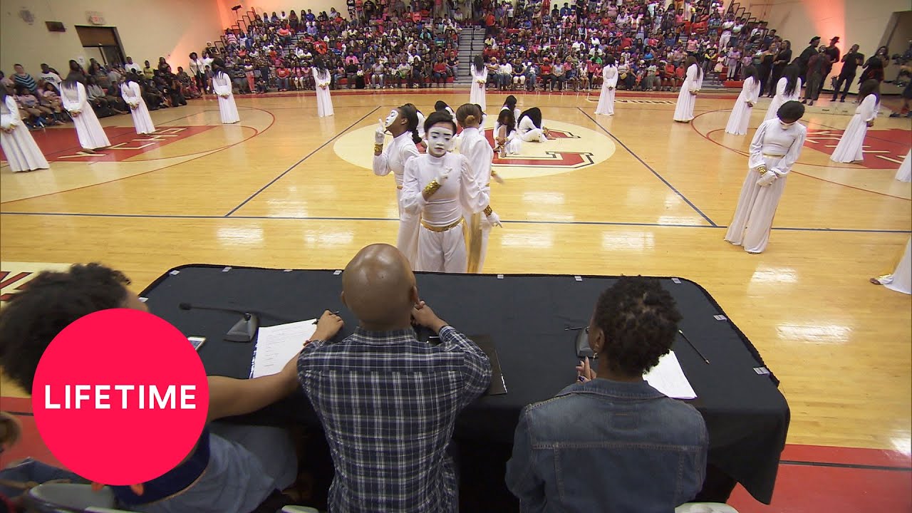 Bring It!: Dolls' Creative Routine: Mimes (Season 4, Episode 22) | Lifetime