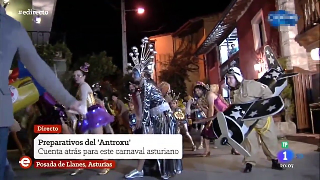 Preparativos del Carnaval,  Posada de Llanes