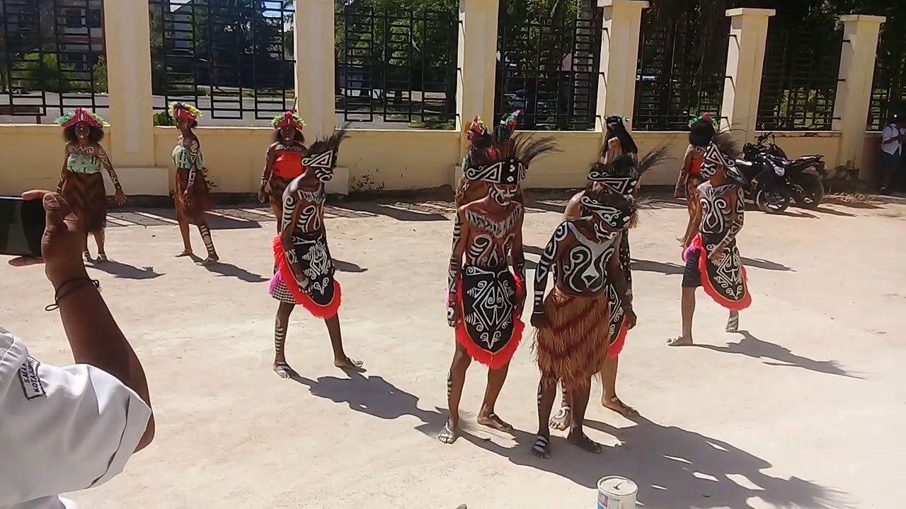 KOLABORASI TARIAN PAPUA & ASTER DENG-DENG