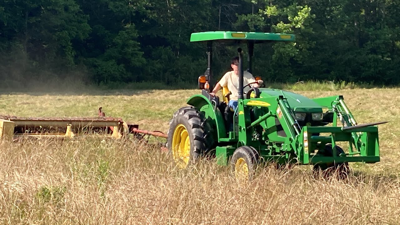 Mowing Hay with the 478 New Holland Hay Conditioner #newholland #tractorvideo #farming #farm