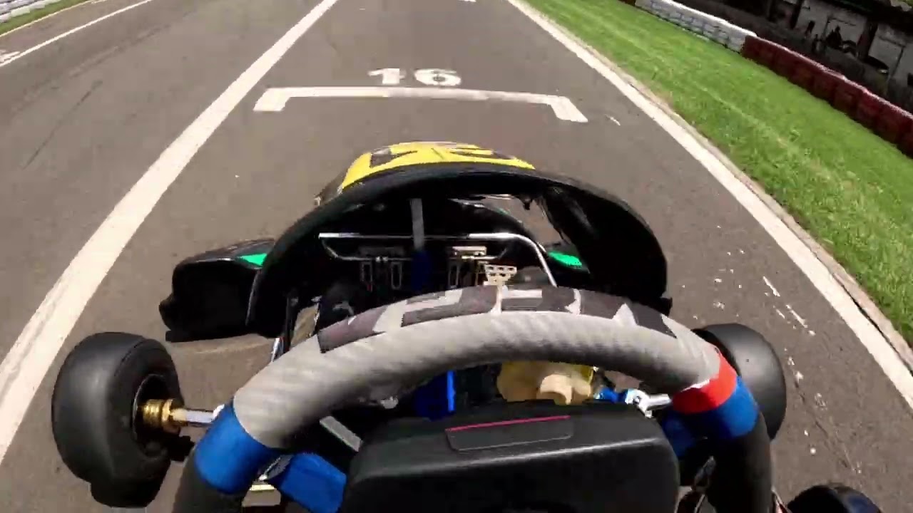 Treino e mais treino no kartódromo de San Marino