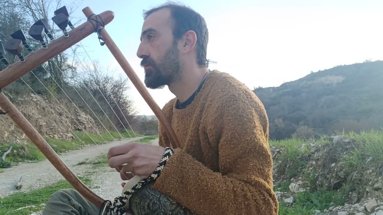 Lyre and healing pomegranates 
