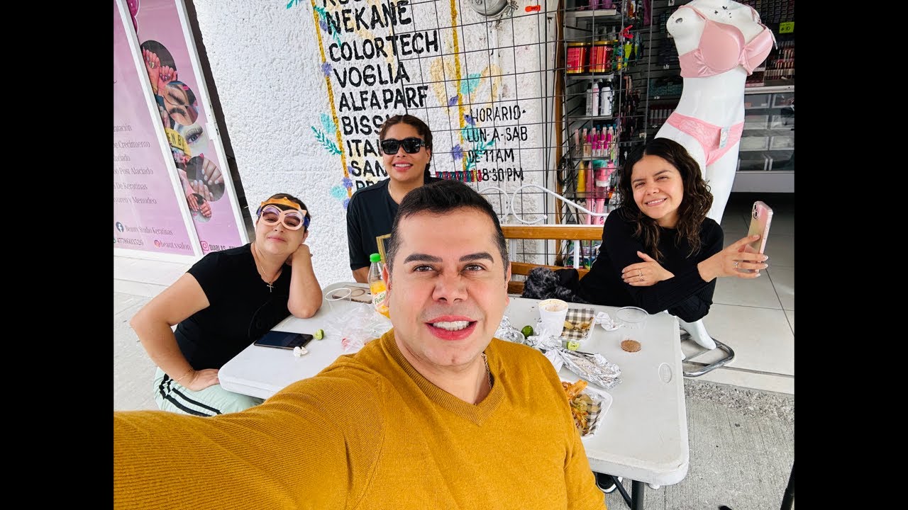 En la sobremesa con mis Amigas . 🙏🏻🥰
