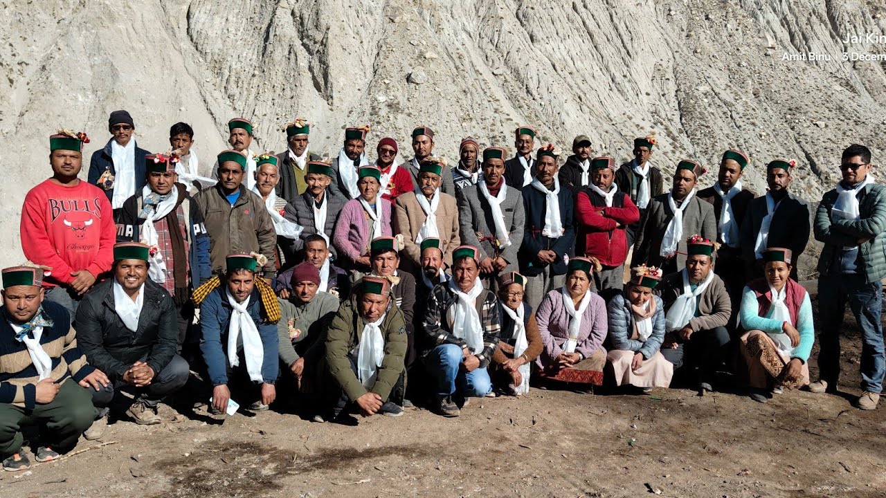 रिब्बा देवता जी के बगीचे में पत्थरों में ब्लास्टिंग करने वालों को इज्जत के साथ विदा करते हुए |