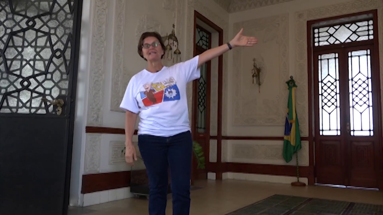 Dra. Ana Escobar visita o castelo da Fiocruz