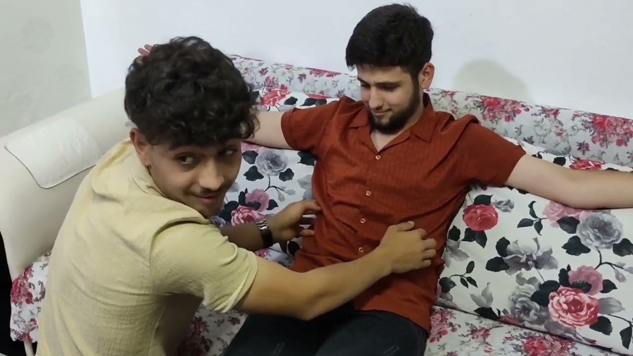 تحدي الدغدغة مين يتحمل وقت اكثر جزء الثالث