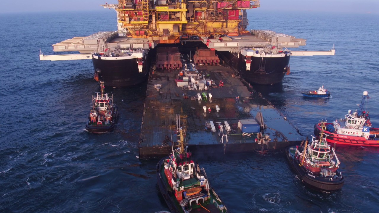 Pioneering Spirit removing the Brent Delta topsides HD