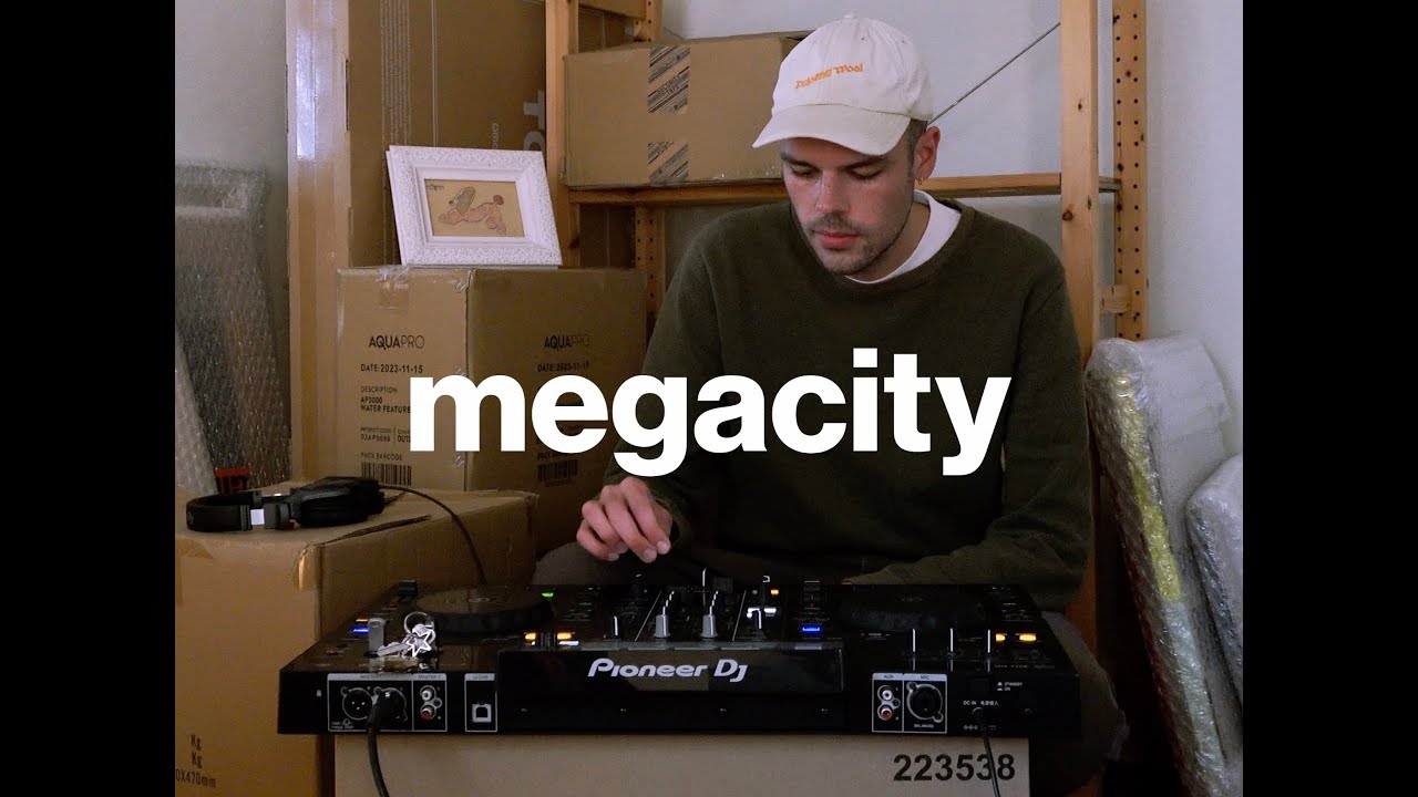 immovingtomegacitymix