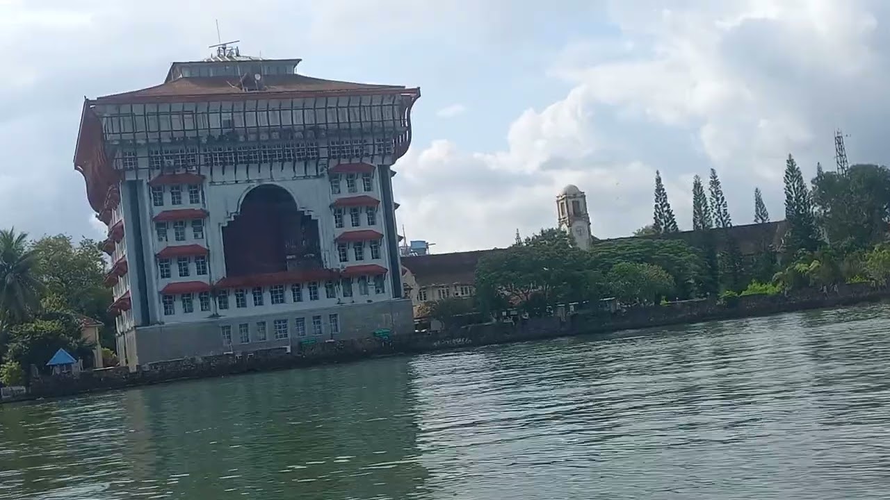 Fort kochi to ernakulam   government Boat service Rs 6 only