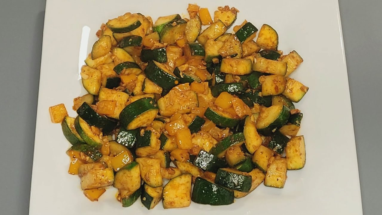 Feeling hungry, but you're short on time? Stir Fry Zucchini to the rescue!