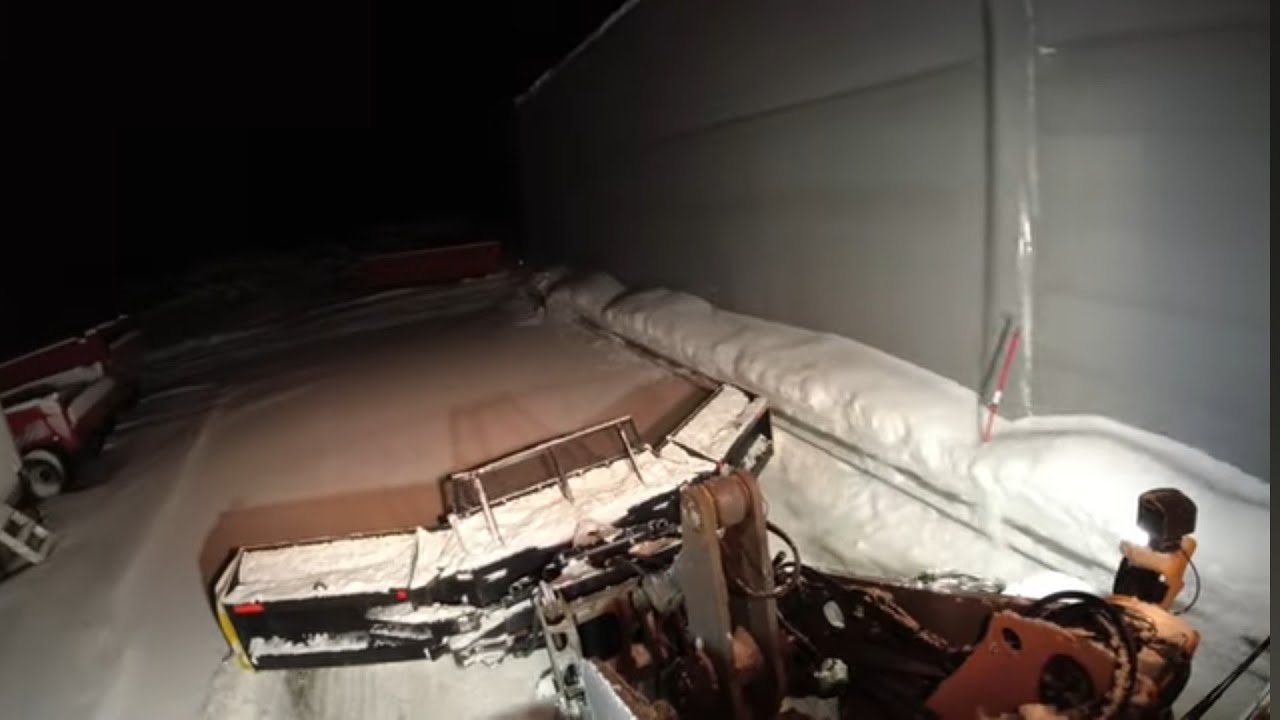 Snow plowing with an old Volvo L70E