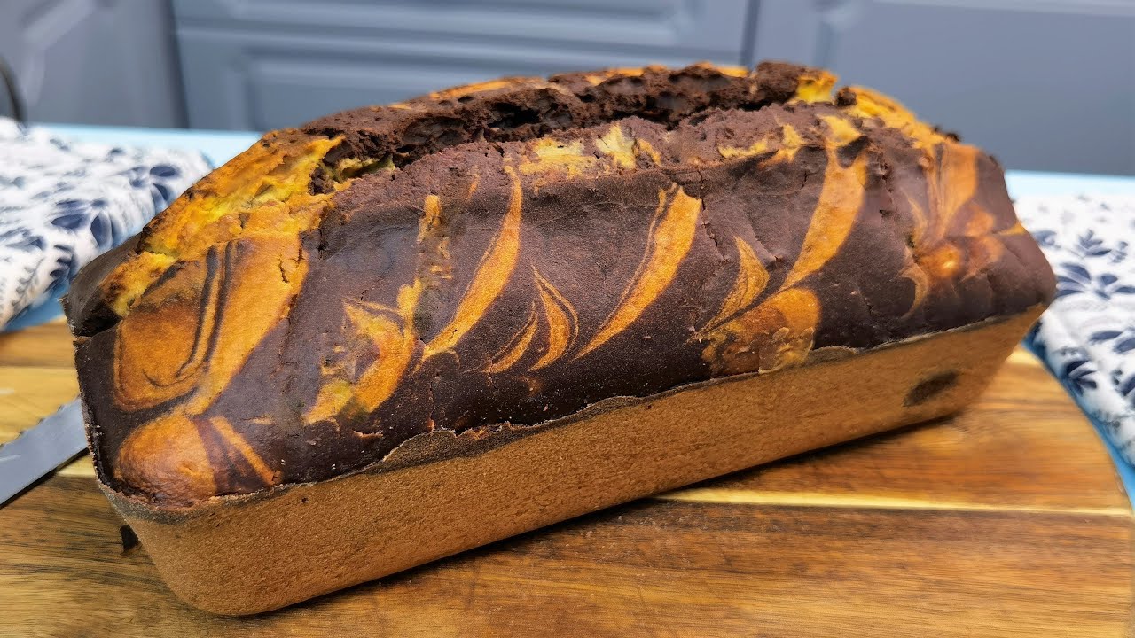 Без яиц, масла и молока можно приготовить пышный и вкусный мраморный торт.